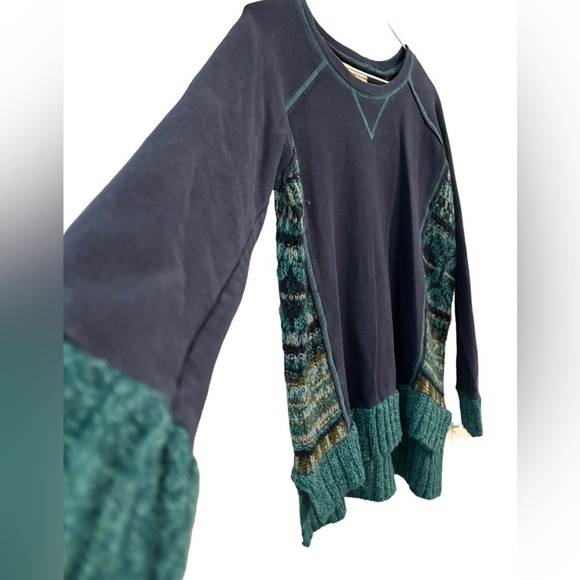 Ruby Moon Women's S Navy Sweatshirt Sweater Aztec Combo Hi-Low EUC! - Picture 4 of 9